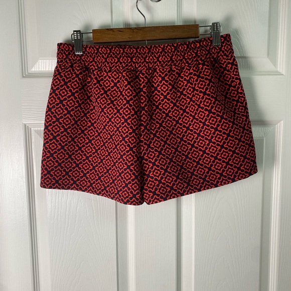 Moonlight Red & Black Pattern Shorts Size Large - Picture 2 of 6